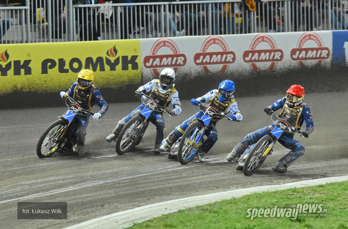 (NA ŻYWO) Ulewa im nie straszna. Rusza historyczne Grand Prix w Łodzi!