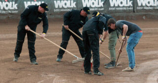 Tor w Ostrowie zbyt niebezpieczny, mecz z Rzeszowem odwołany