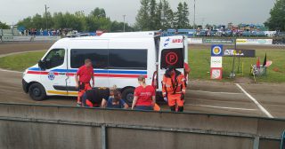 Ambulans w Rybniku! Miniżużlowiec Stali potrzebuje operacji