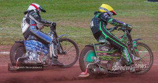 Dwa poważne upadki w jednym biegu. Duńczyk z urazem (WIDEO)