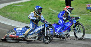 Straszny wypadek w Lesznie! Lider Motoru w karetce