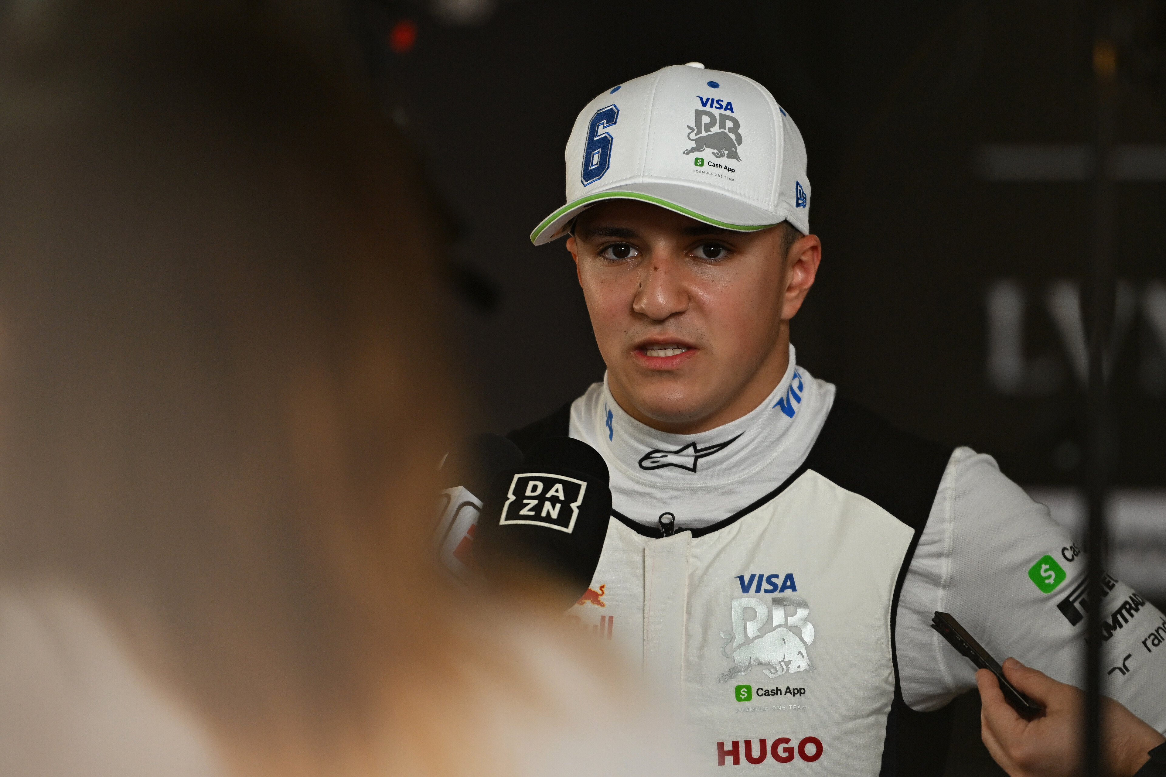 Hadjar czuje niedosyt po kwalifikacjach. „Jestem wściekły na siebie za ostatnie okrążenie”