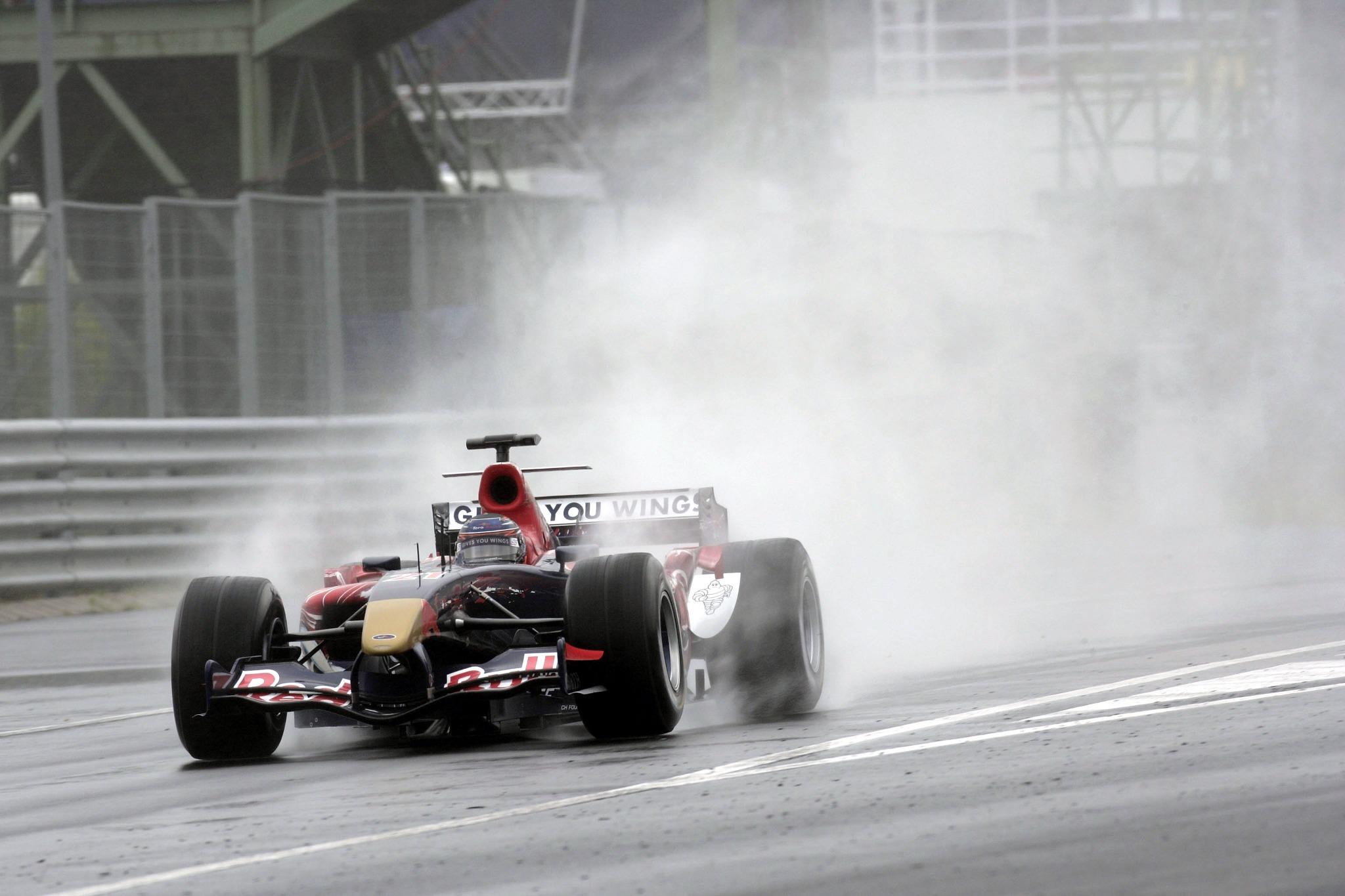 Ostatni bolid F1 z silnikiem V10. Historia Toro Rosso STR1