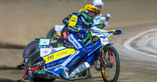 Kompletny Michelsen oraz Sajfutdinow. Junior opuścił tor w karetce!