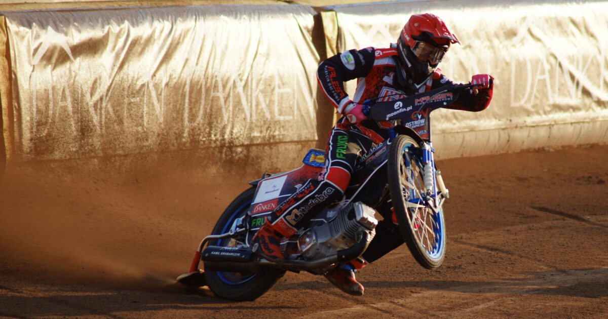 Kolejni Polacy wyjechali na tor! Przygotowania do sezonu trwają