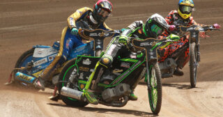 Młodzi Zawodnicy, Młodzi Kibice: Jak Kultura Gier i Nowe Pokolenie Kształtują Żużel