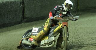 Poważny upadek w Terenzano. Dwie karetki na torze! (WIDEO)