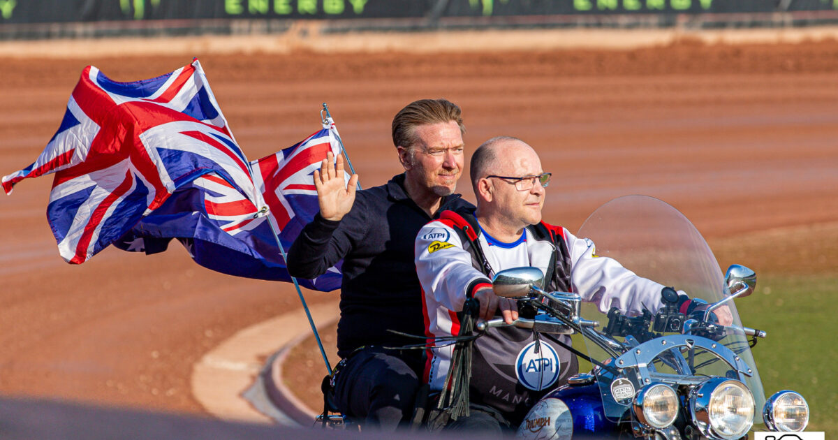 Crump ponownie pomaga. Żużlowiec szykuje się do sezonu