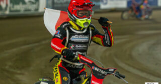 Mazurek Dąbrowskiego na malutkim torze w Niemczech (galeria)