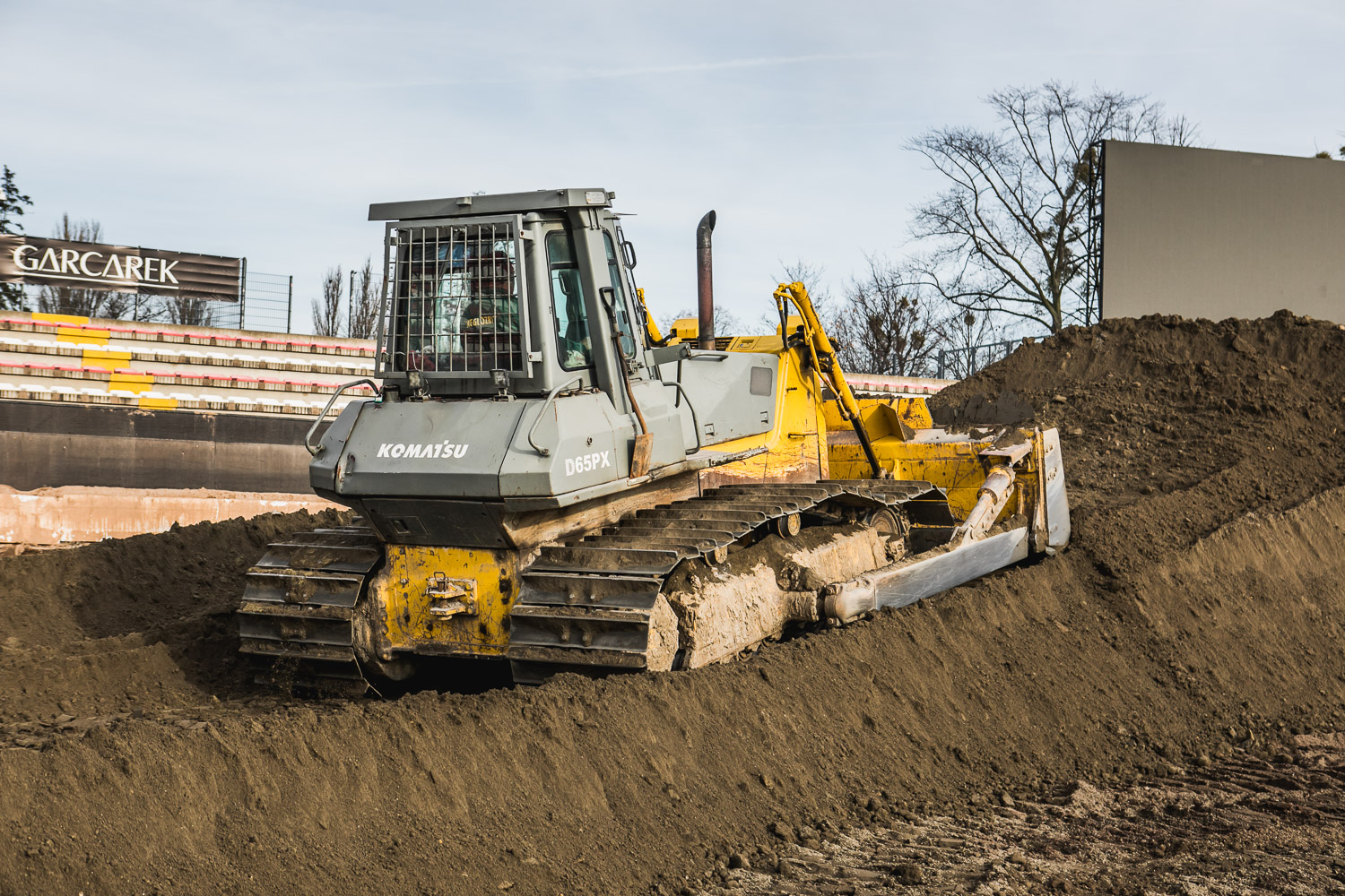 Ciężki sprzęt na torze w Ostrowie! Przygotowują się przyszłego sezonu