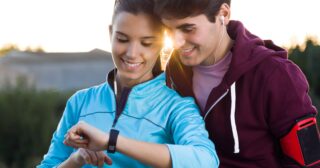 Zegarki Garmin Lily i Fenix 8 – idealny prezent dla Niej i dla Niego