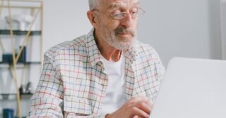 Twój tata dużo siedzi przy komputerze? Sprawdź, jak mu zrobić przyjemność!