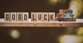 Mechanika spadania, losu i emocji – jak naprawdę działa Plinko