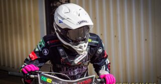 Wygrał dwa biegi, potem upadł niczym kaskader. Opowiada o kraksie i samopoczuciu