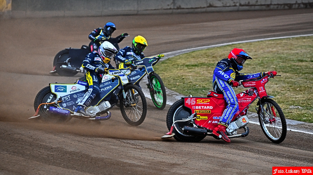 Dominacja Australijczyka. Bohaterska postawa lokalnego talentu