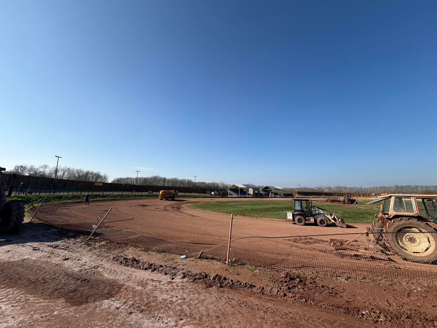Wandale zniszczyli stadion. Olbrzymie problemy wicemistrzów (FOTO)