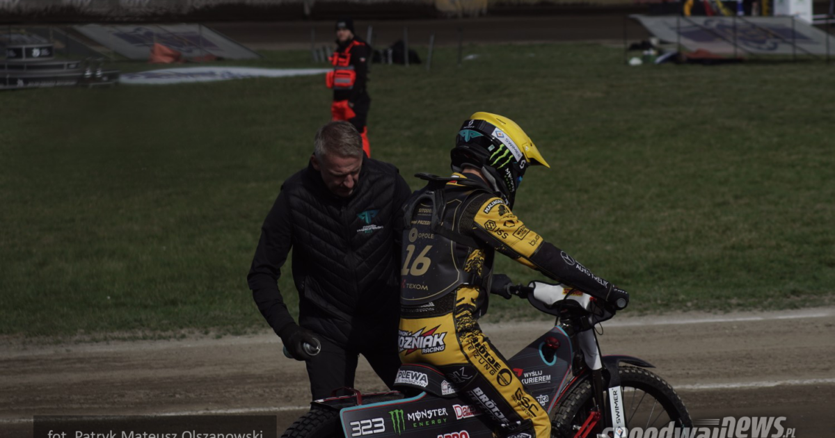 Pojechał w pożyczonym kombinezonie. Powód był prozaiczny