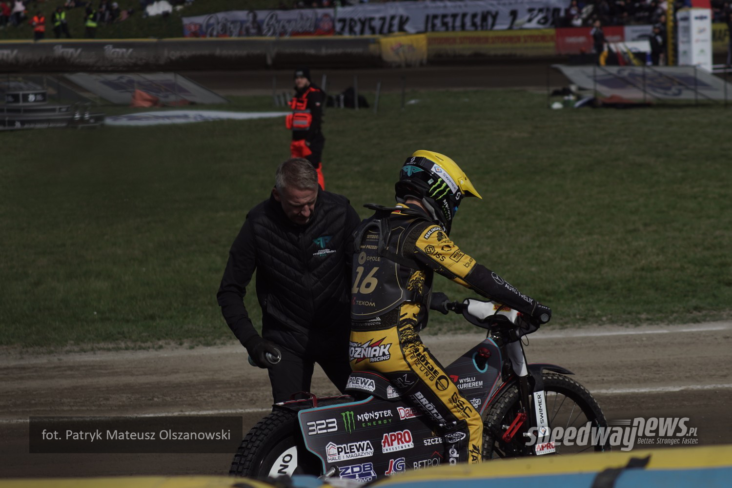 Pojechał w pożyczonym kombinezonie. Powód był prozaiczny