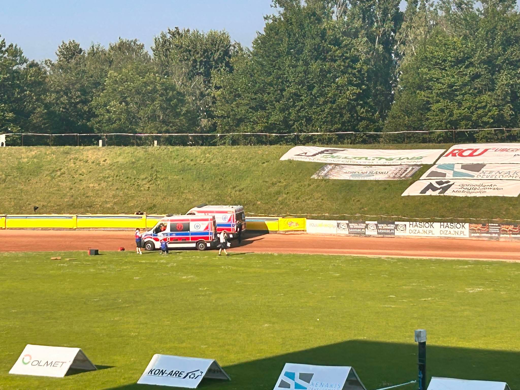 Fatalny karambol w Świętochłowicach! Żużlowiec Wybrzeża w karetce