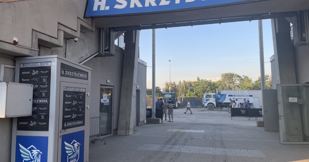 „Wybłagany” defekt i głuchy telefon. Park maszyn na gorąco.