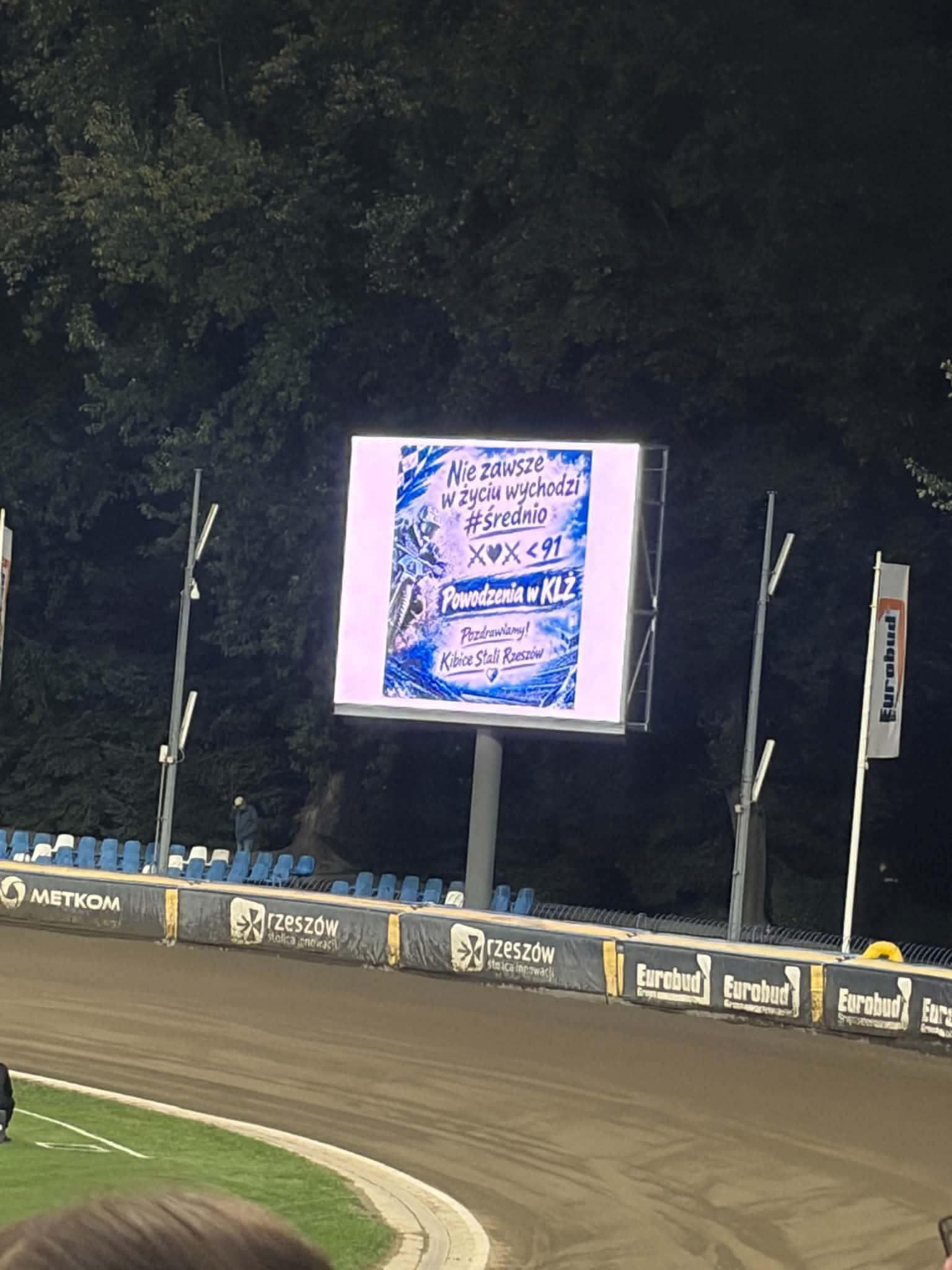 Szokujące sceny w Rzeszowie! Uderzyli w Michała Drymajłe